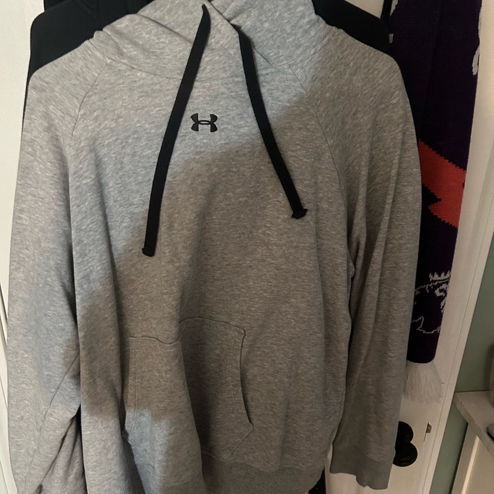 Under Armour Gray and Black Athletic Sweaters Modern Design